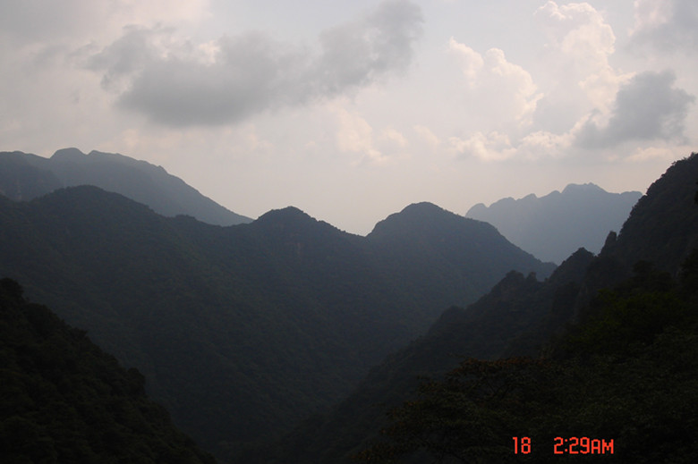 �ӵڶ�����ʯ�»ؿ��߹��Ĵ�ɽ