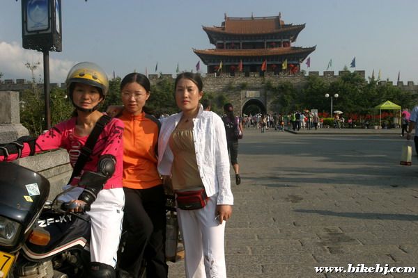 �����Ĵ���Ħ�г���