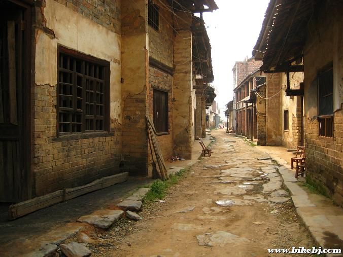 �ߺ��Ͻ�֮��