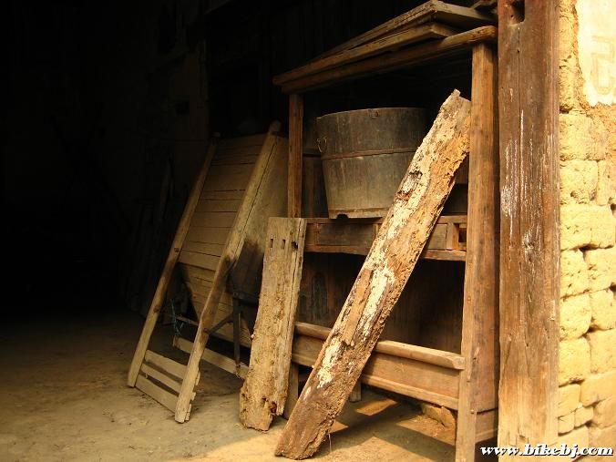 �ߺ��Ͻ�֮��