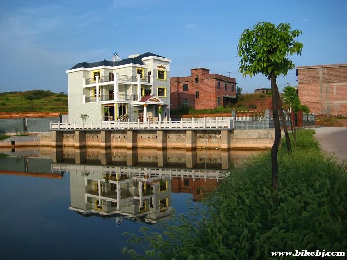 ·���洦�ɼ�����ʽ�󷿣��������һ�����������ũ��ľ���