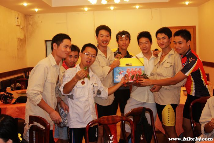 ������֦�����Ѻ���һ��