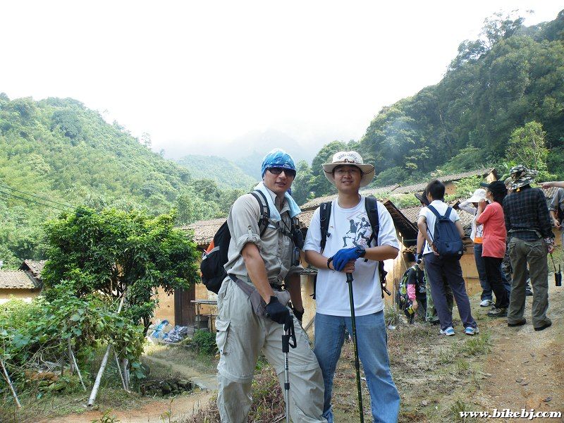 �������ɽ���µ�¬�ݴ�...