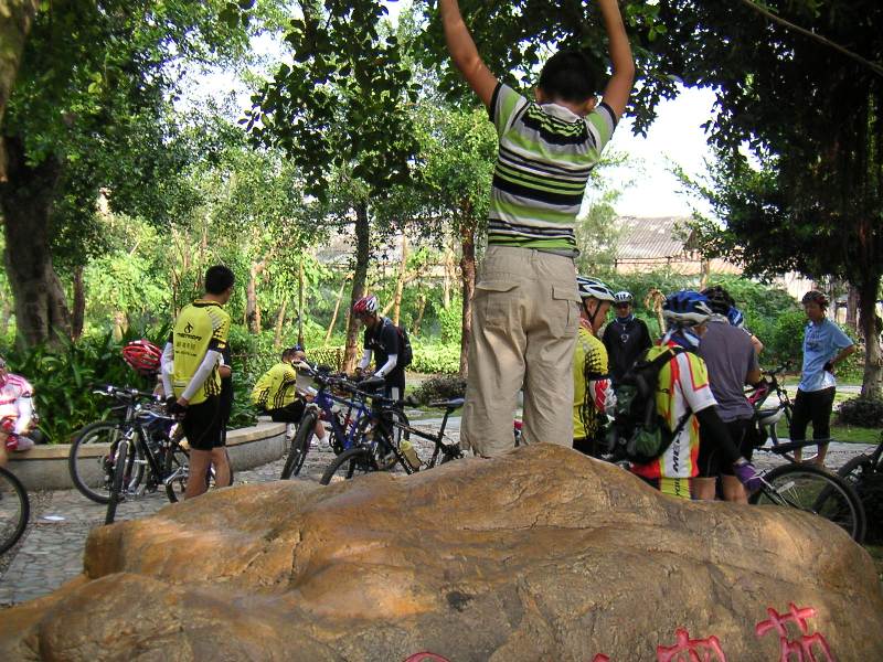 ����·�ڼ����ˡ�һС������Ӱ������Ϊ�����������ֵ�