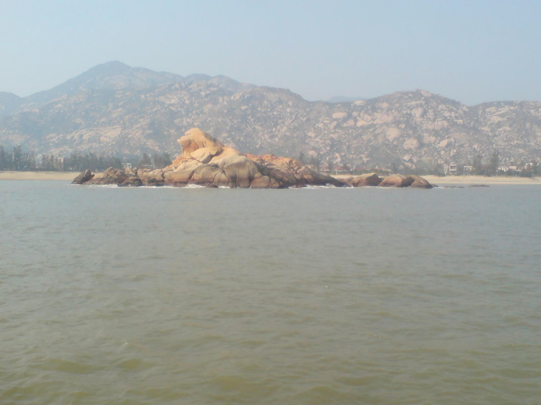 ����ʱ�ں��е�һ��ʯɽ���²�����ʲô������