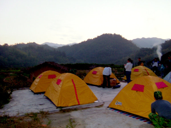 �Ǵ���ɽǰ���ƻ���Ӫ