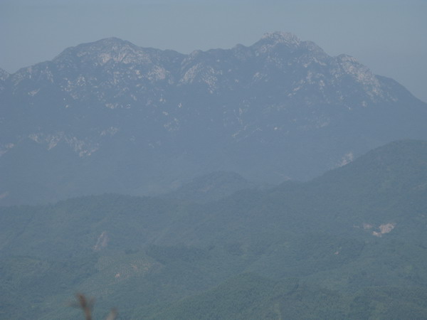 �Ӵ�ñɽԶ������ɽ