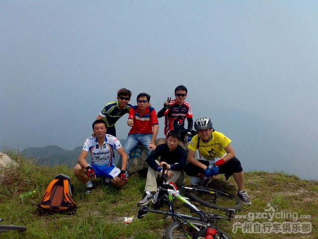 ͬһʱ�䣬���⼸�����ݳ����ڳ��ţ��廪�������Ҳ���˰�Ƭɽ