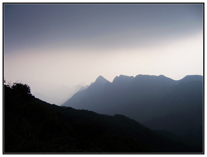 33 ���֮�µĸ�ɽ.jpg