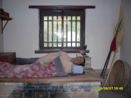 �������ʱ�򣬸պ��и��ܸߴ�ĵ��������գ����ں��溰��һ���������ŵ���������������ʵ������Щ����