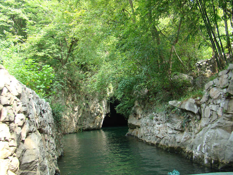 �־�ˮԴ������һɽ��ɽ��С�ڡ���