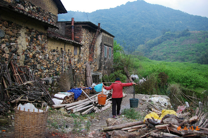 �ܴ��ӵ�ɽ��